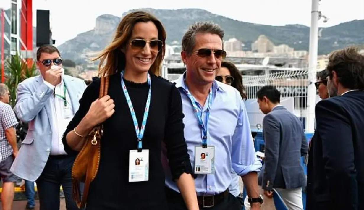 Pasangan yang sudah lama berpacaran ini mengikrarkan janji suci di Chelsea Register Office, London, pada 25 Mei lalu. (Getty Images/DailyMail)