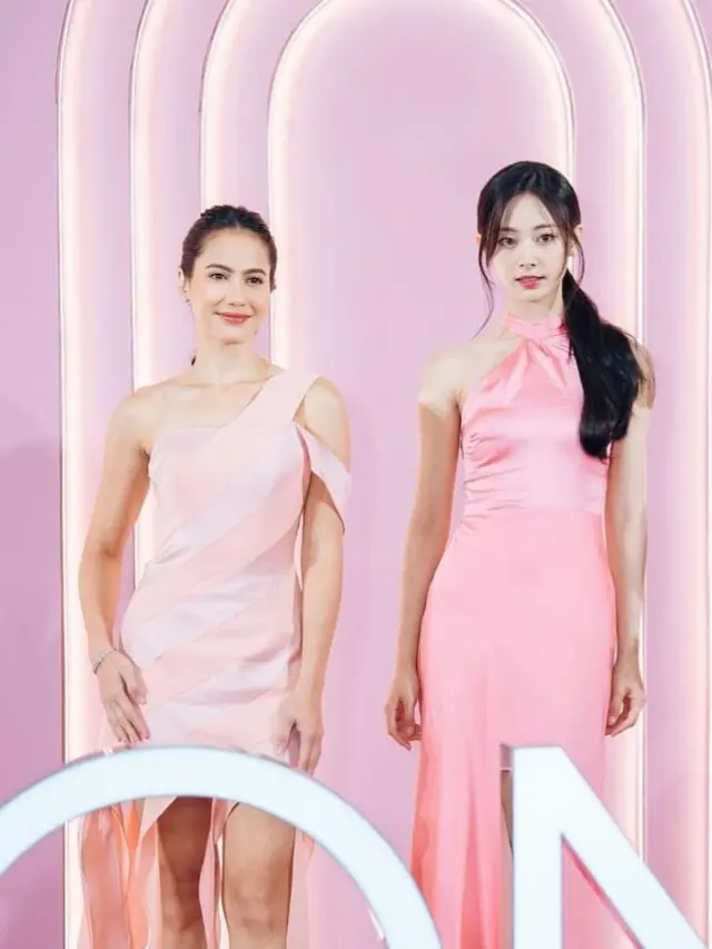 Pevita Pearce dan Tzuyu TWICE (Instagram/pevpearce)