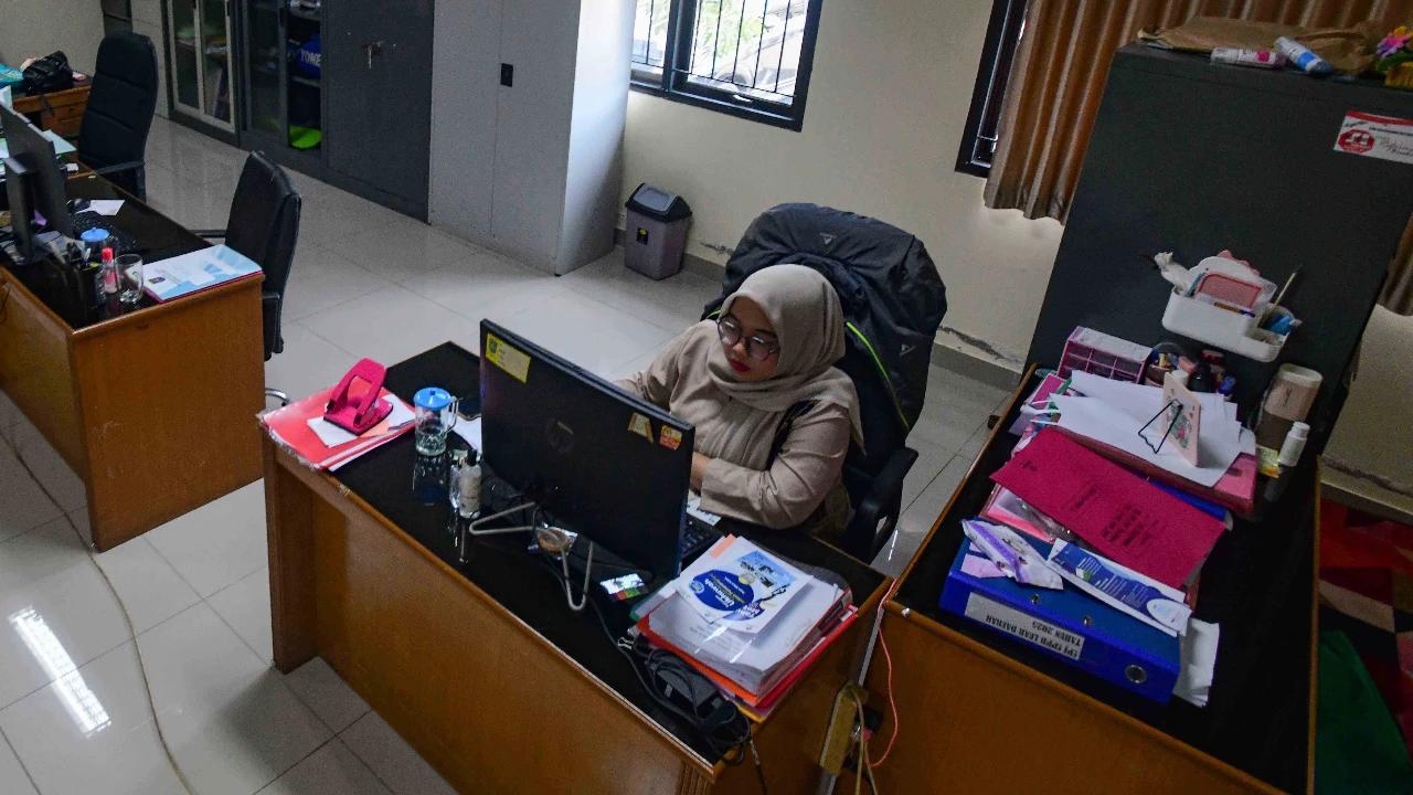 FOTO: Suasana Kantor Sepi Saat Penerapan WFH ASN