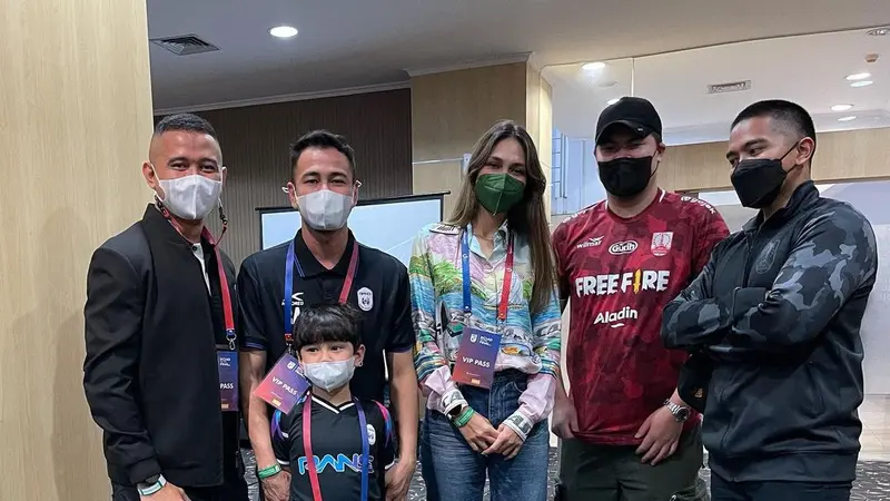 Rafathar Saat Sebelum Menyaksikan Laga Persis Solo vs Rans FC di Stadion Pakansari, Bogor