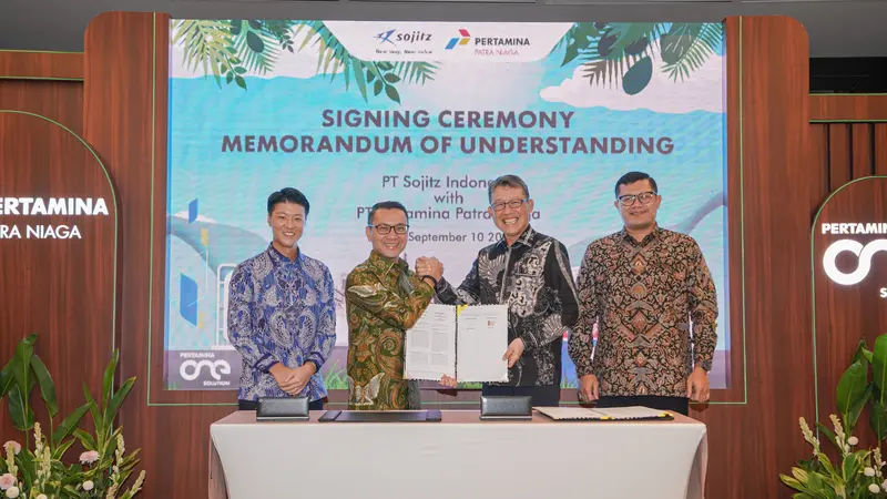 Pertamina Patra Niaga dan PT Sojitz Indonesia menjalin kemitraan strategis untuk mendukung transisi energi dan pengurangan emisi karbon melalui penggunaan produk Hydrotreated Vegetable Oil (HVO) yaitu Pertamina Renewable Diesel (Istimewa)