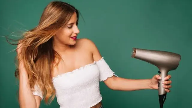6 Kesalahan Penggunaan Hair Dryer yang Jarang Diketahui