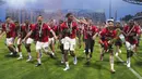 Hasil ini membuat AC Milan merasakan scudetto dengan keunggulan dua poin dari Inter Milan. Buat I Rossoneri merupakan titel scudetto ke-19 sepanjang sejarah. (Spada/LaPresse via AP)