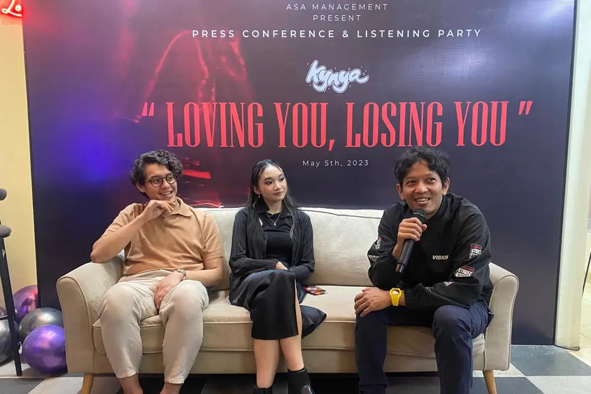Ardhito Pramono menjadi produser untuk penyanyi Kynya.