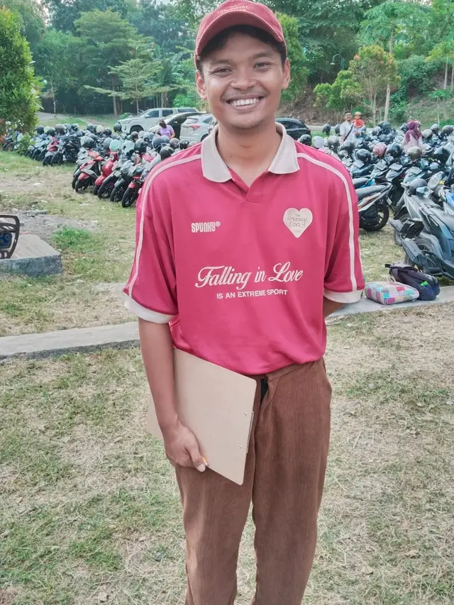 Antusias Warga Ikut Lomba Melamun Sore Hari