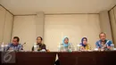 Direktur Promosi BNP2TKI, Anjar Prihantono (kanan) memberikan keterangan saat Rapat Penajaman Cetak Biru Kedeputian Kerjasama Luar Negeri dan Promosi 2016-2019 di Bogor, Kamis (10/12/2015). (Liputan6.com/Helmi Fithriansyah)