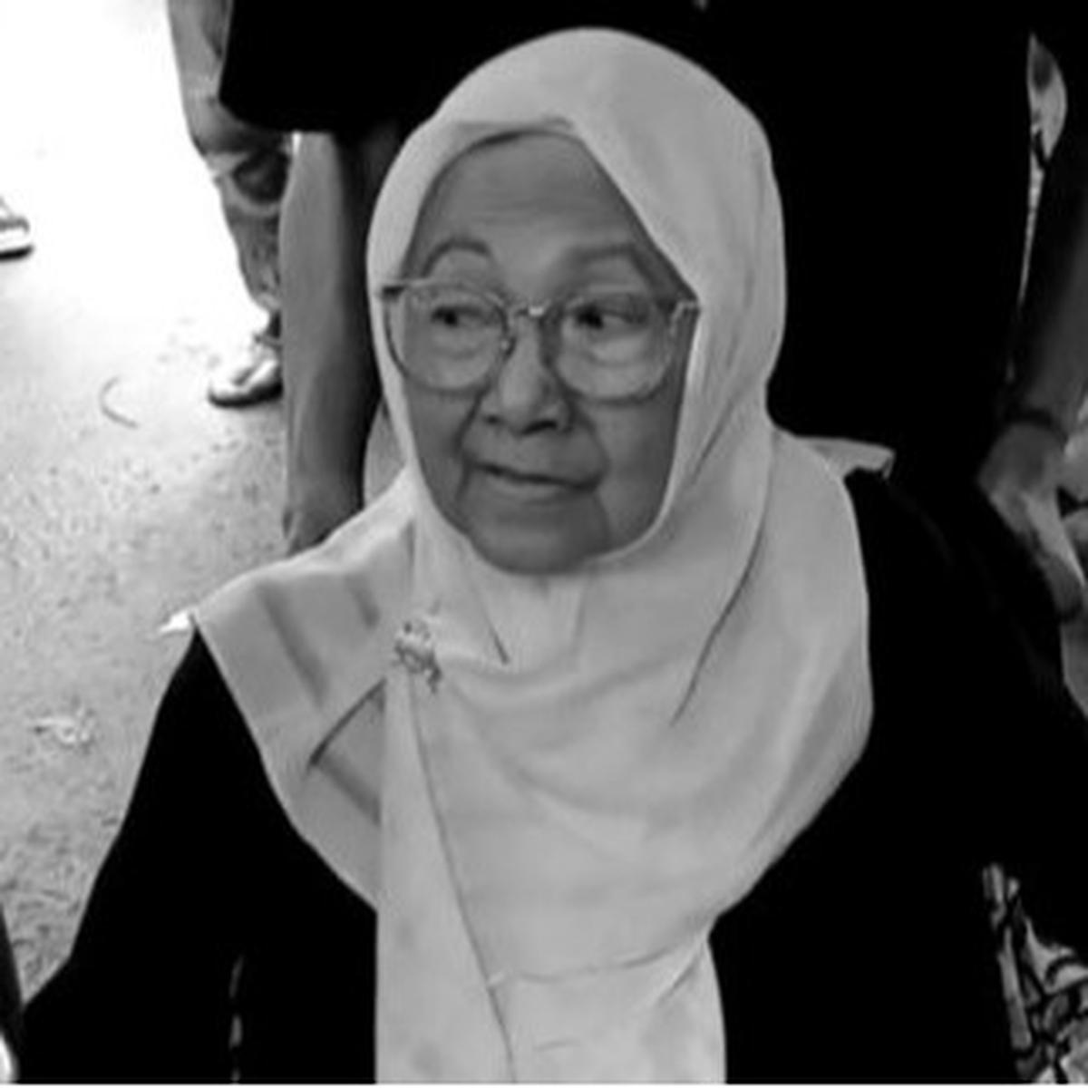 Kabar Duka, Bunda Iffet Ibu Bimbim Slank Meninggal Dunia di Usia 87 Tahun