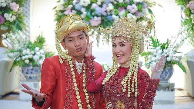 Potret 6 Pasangan Artis Menikah Pakai Baju Adat Betawi, Bikin Pangling