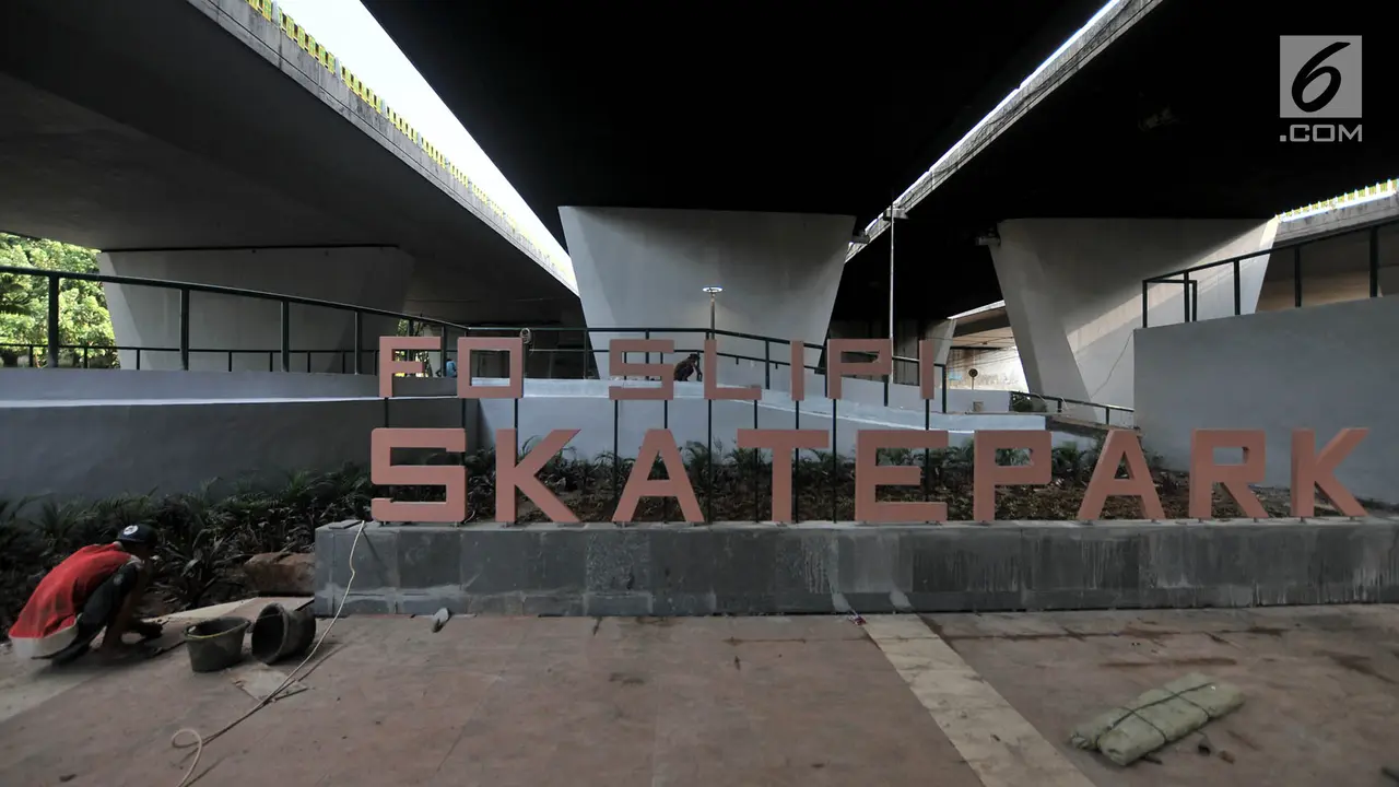 Pembangunan Skate Park di Kolong Flyover Slipi