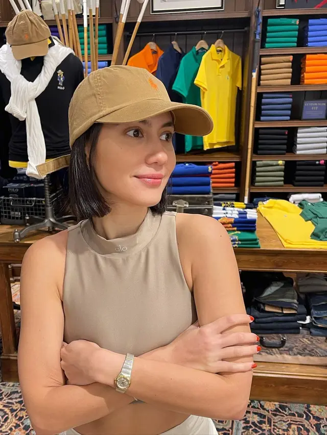 Biasa Rambut Panjang, Ini 6 Potret Terbaru Pevita Pearce Potong Jadi Sebah