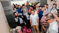 Menteri ESDM Bahlil Lahadalia melakukan sidak ke salah satu pangkalan LPG di Jalan Tengku Bey, Kecamatan Bukit Raya, Kota Pekanbaru, Provinsi Riau, pada Rabu (5/12/2025). ( Foto: istimewa)