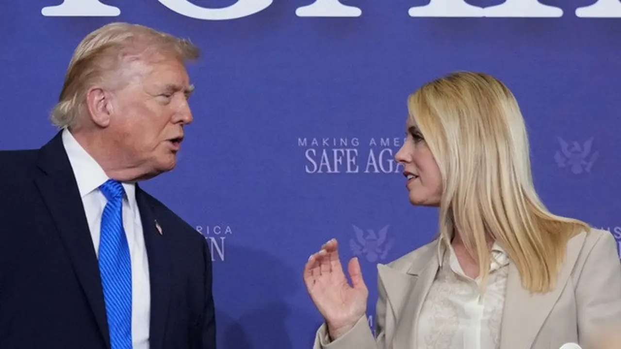 Presiden Amerika Serikat Donald Trump dan Pam Bondi pada 23 Maret 2026.