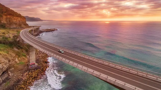 Grand Pacific Drive Sea Cliff Bridge