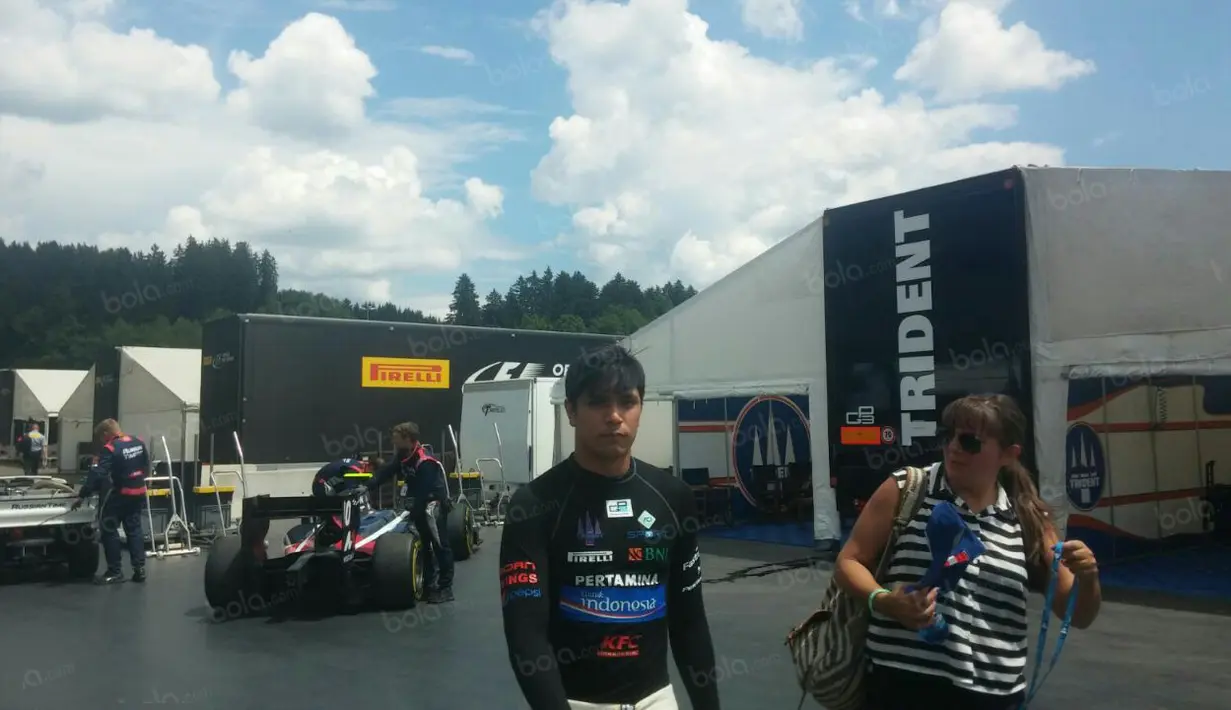 Philo Paz Armand usai menjalani kualifikasi  pada balapan GP2 2016 di Sirkuit Red Bull Ring, Austria, (1/7/2016). (Bola.com/Reza Khomaini)