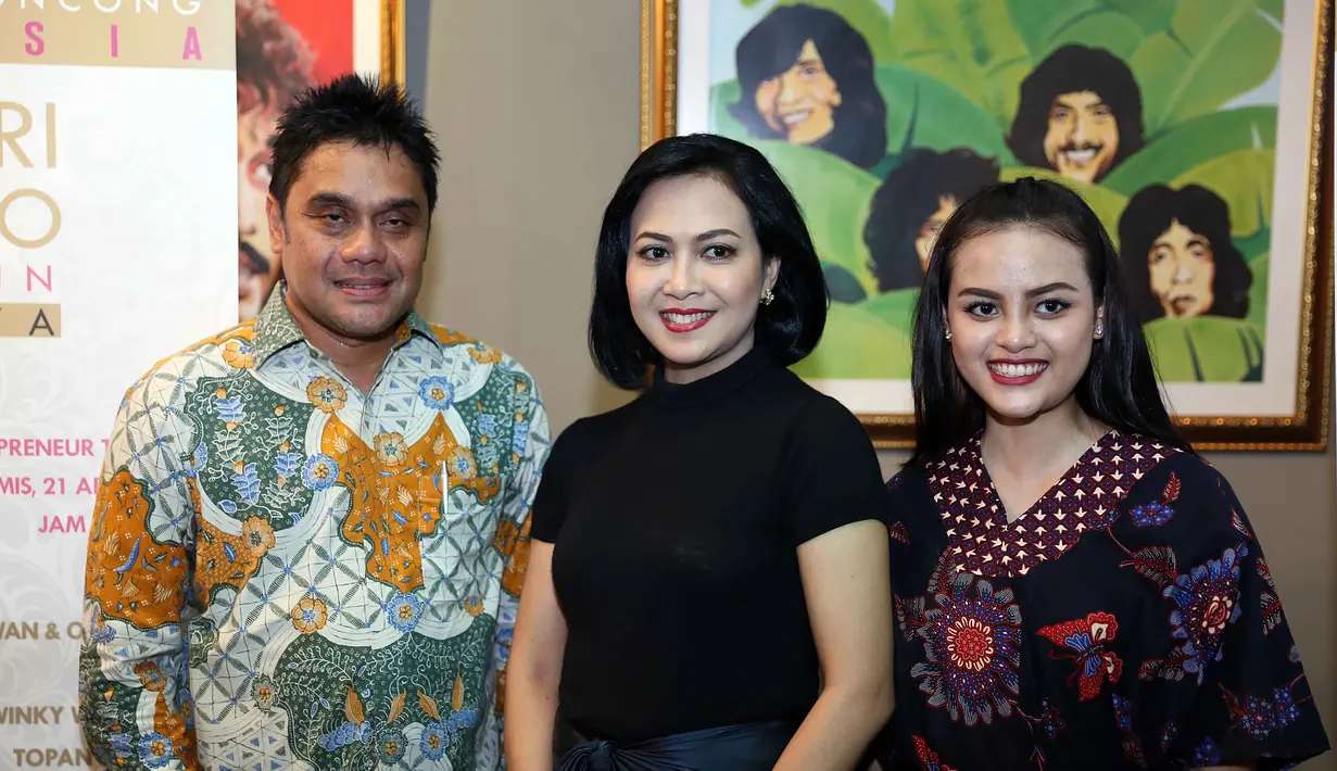 Sundari Soekotjo ditemui di Jalan Fatmawati, Jakarta Selatan, Senin (18/4) mengatakan bahwa sekarang ini keroncong mulai disukai oleh generasi muda. Ia berharap musik keroncong masih tetap hidup. (Nurwahyunan/Bintang.com)