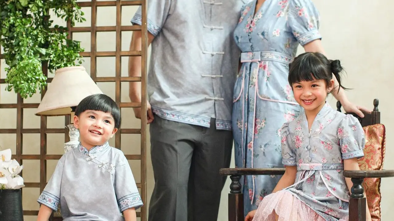 6 Ide Cheongsam ala Anak Artis untuk Rayakan Imlek, dari Ameena Putri Atta-Aurel Hermansyah Tampil Gemas