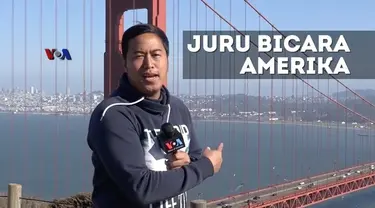 komika Pandji Pragiwaksono ditemui VOA awal bulan September di Golden Gate, salah satu jembatan paling terkenal di Amerika, yang terletak di San Francisco. Di sela-sela sesi foto-foto, dia sempat bercanda.