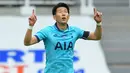Striker Tottenham Hotspur, Son Heung-Min berselebrasi usai mencetak gol ke gawang Newcastle United pada pertandingan lanjutan Liga Inggris di St James 'Park di Newcastle-upon-Tyne , Inggris (15/7/2020). Tottenham menang 3-1 atas Newcastle. (AFP/Stu Forster)