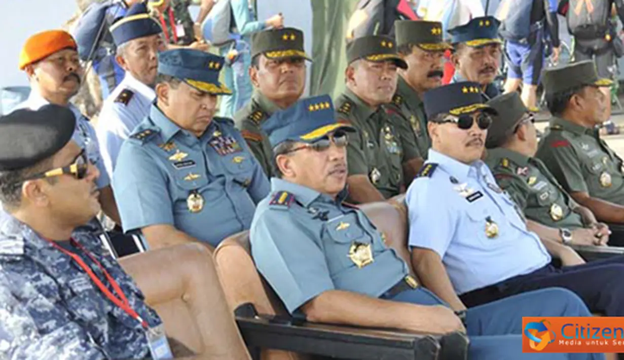 Citizen6, Jakarta: Turut mendampingi Panglima TNI diantaranya, Kasum TNI, Irjen TNI, Dankormar TNI, Kapuspen TNI dan pejabat teras Mabes TNI, dan Angkatan. (Pengirim: Badarudin Bakri).