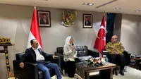 Menteri Ketenagakerjaan Ida Fauziyah menemui puluhan Pekerja Migran Indonesia di Ankara, Turki, Sabtu (2/3/2024).