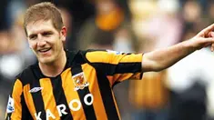 Selebrasi bek Hull City, Michael Turner seusai menjebol gawang Millwal di ajang FA Cup yang berlangsung di KC Stadium, Hull, 24 Januari 2009. AFP PHOTO/PAUL ELLIS