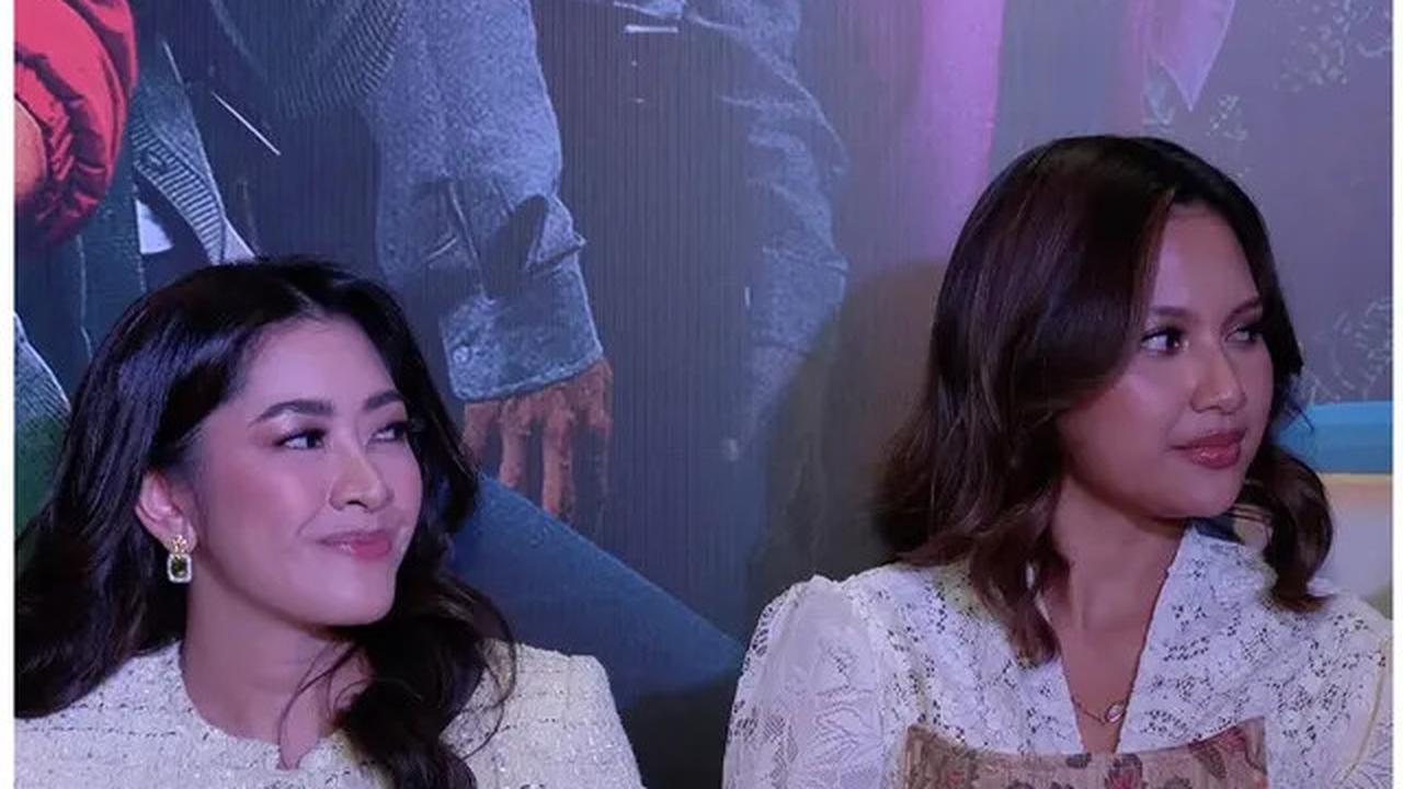 6 Potret Kebaya Brokat Indah Permatasari di Premiere 'Gak Nyangka', Detailnya Unik