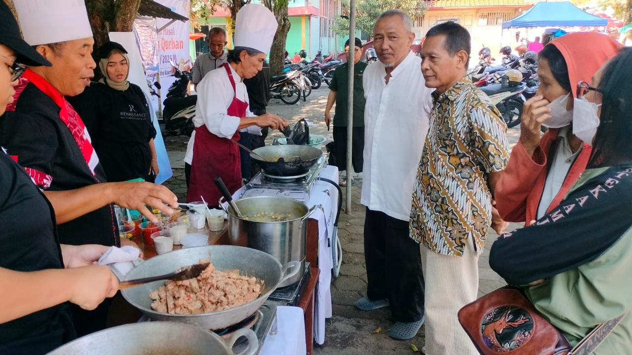 Tradisi Unik Perayaan Iduladha di Masjid Kauman Yogyakarta, Puluhan Chef Hotel Berbintang Layani Masak Gratis Daging Kurban