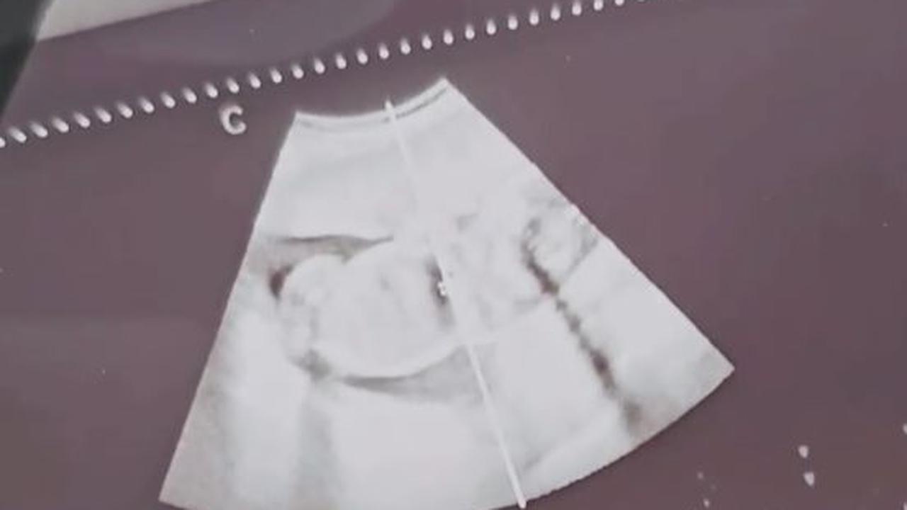 Artis yang akrab disapa Ica ini membagikan hasil USG kehamilannya. Saat itu ia mengetahui jenis kelaminan anak ketiganya.