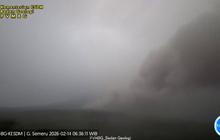 Gunung Semeru Kembali Erupsi, Luncurkan Awan Panas Sejauh 6 Km