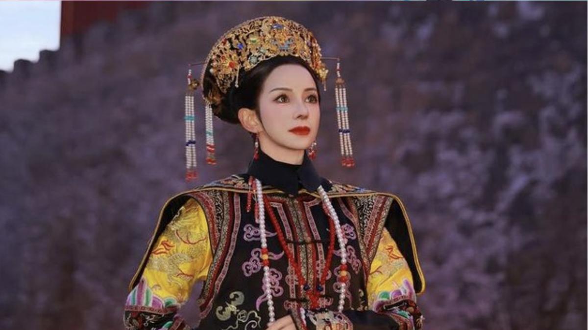 Pesona Magis Kirana Larasati, Tampil Memukai dalam Balutan Busana Kerajaan China