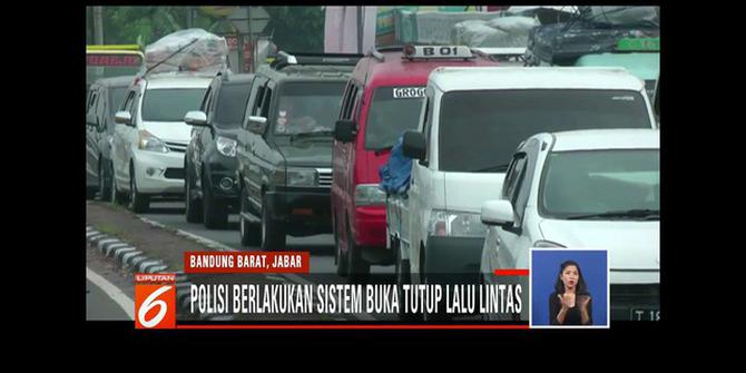 Jalur Selatan Padalarang Macet Mengular hingga 5 Km