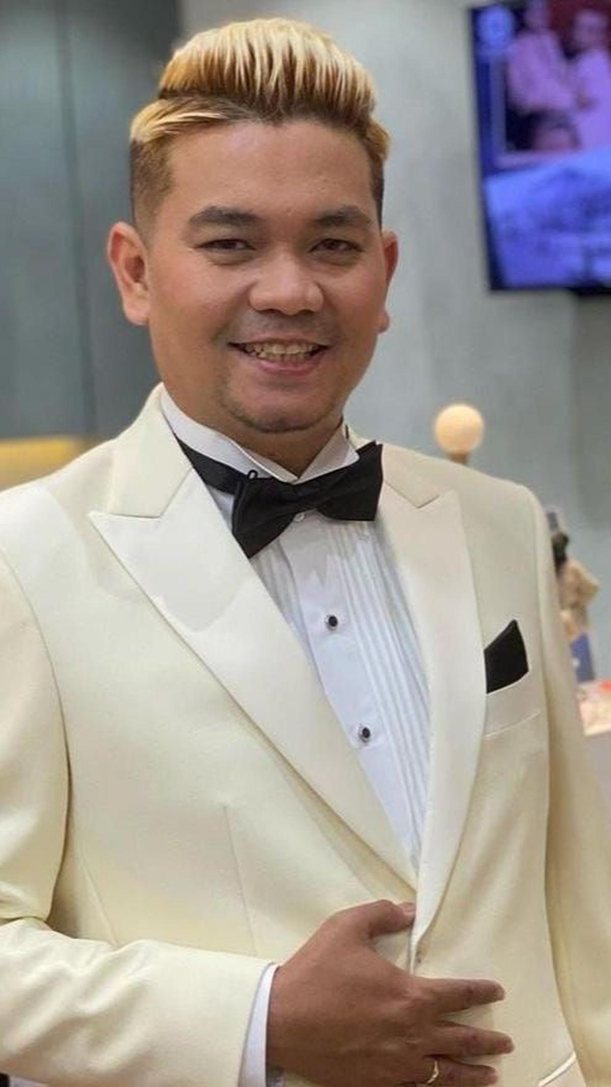 "Kalau soal utang atau segala macem kan setiap rumah tangga mungkin akan berusaha punya gali lobang tutup lobang, tapi bukan berarti dia berutang karena ada kejadian ini dan lain sebagainya," ujarnya.