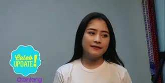 Saat mendengar fansnya meninggal dunia, Prilly Latuconsina kunjungi rumah duka.