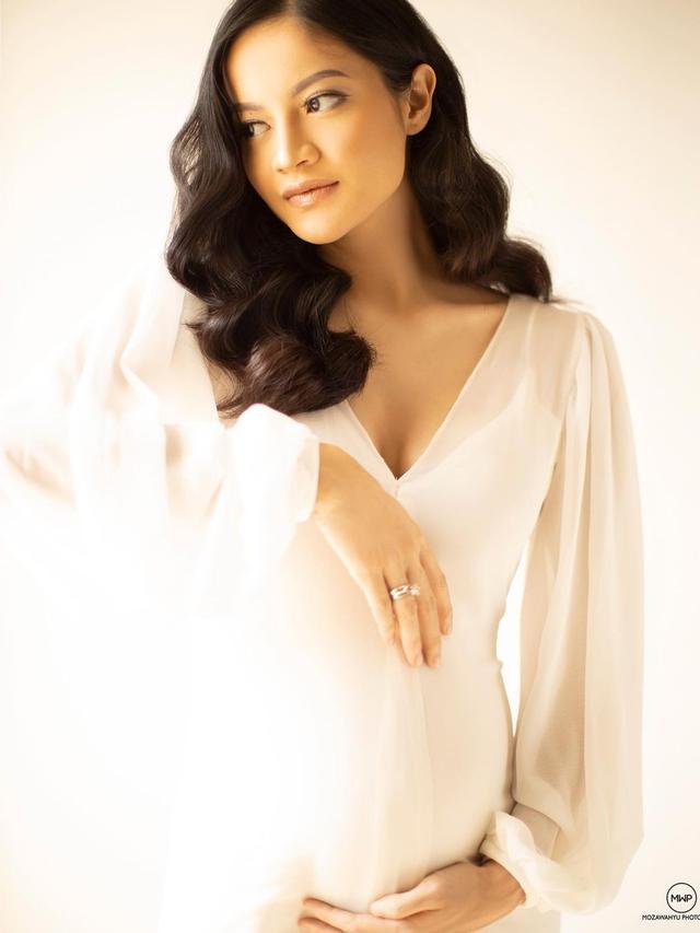 Melahirkan Anak Pertama, Ini 7 Potret Perjalanan Kehamilan Presenter Ovi Dian