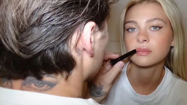 Brooklyn Beckham dan Nicola Peltz