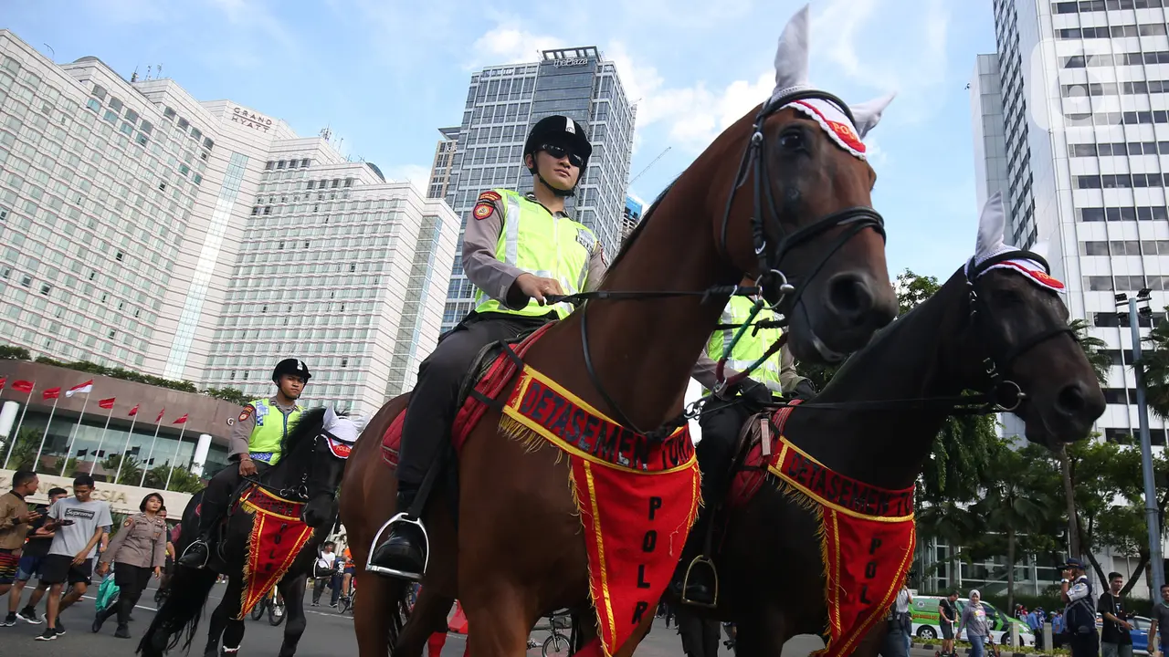 Polisi Berkuda Ramaikan CFD Jakarta