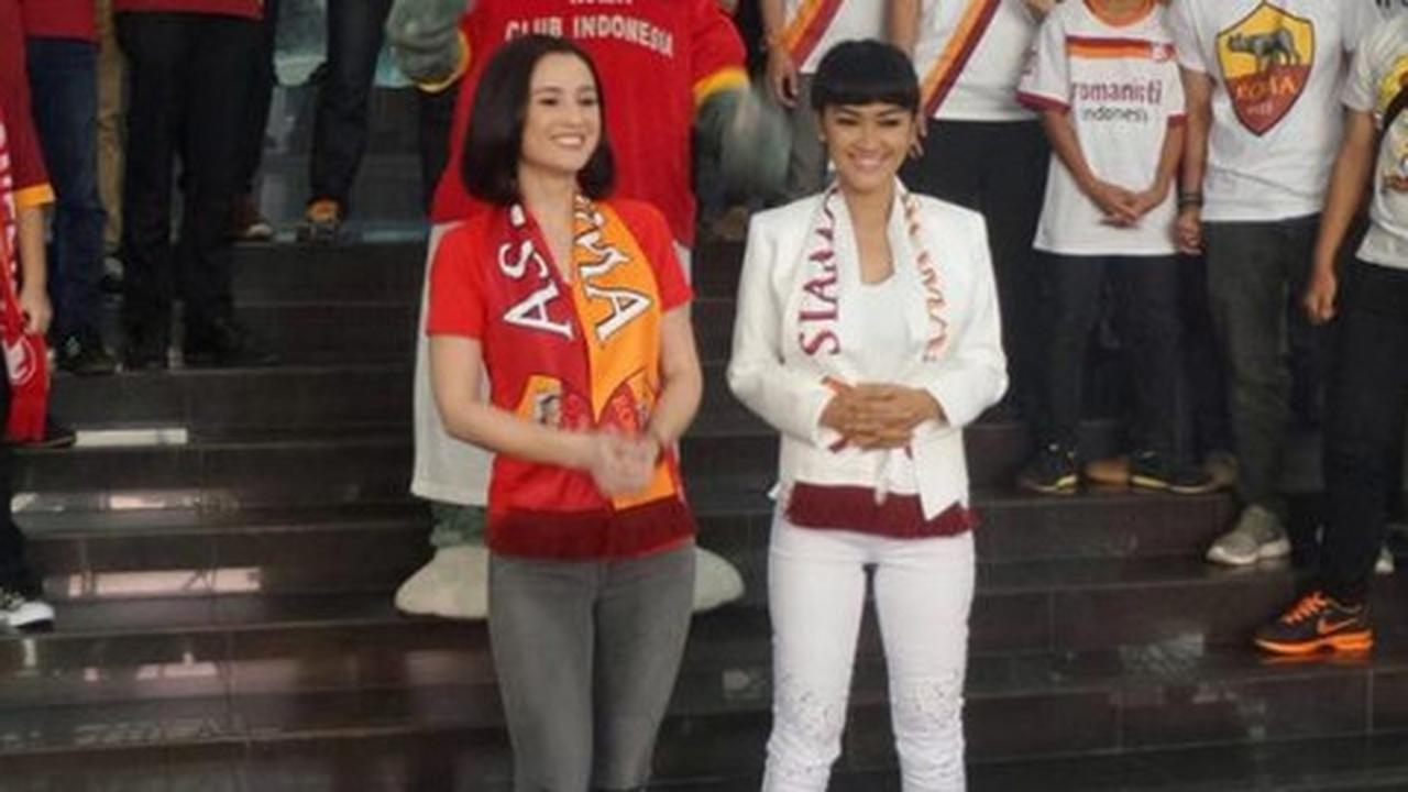 Julia Perez dan Julie Estelle berebut Francesco Totti