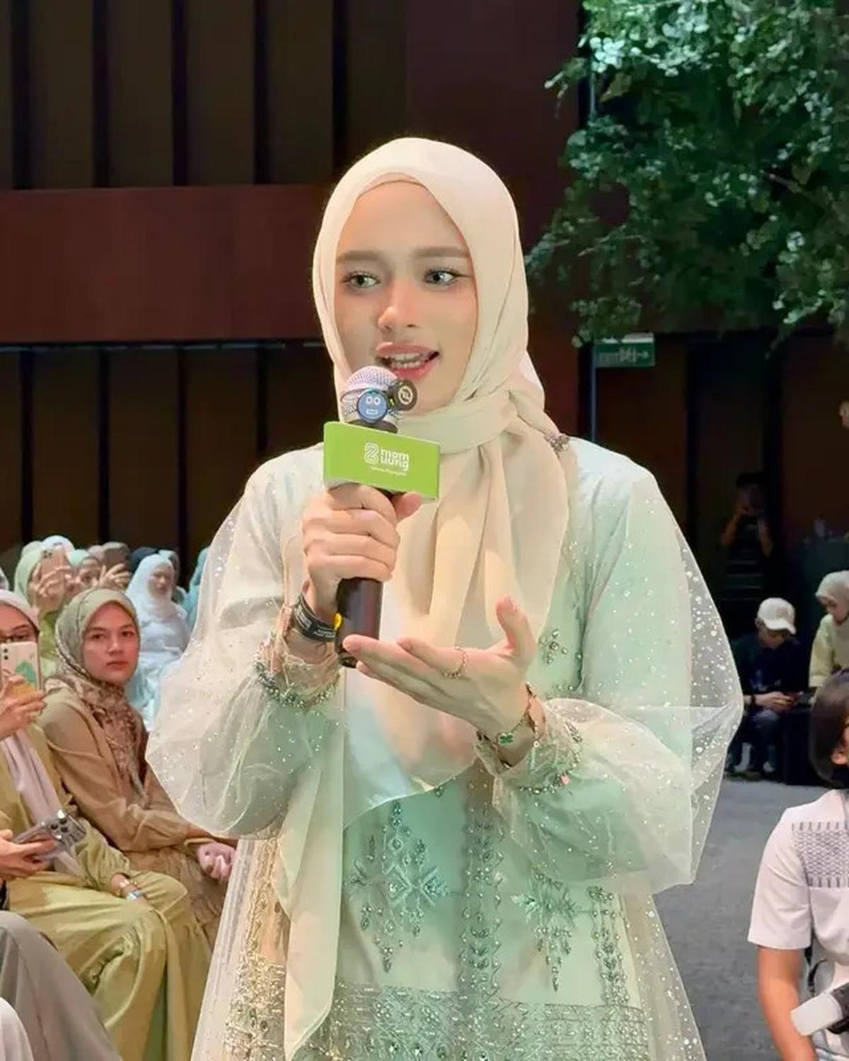 6 Penampilan Artis di Kajian Ustaz Hilman Fauzi, dari Inara Rusli hingga Kiky Saputri