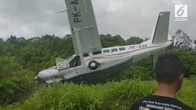Sebuah pesawat tergelincir di Bandara Mamberamo Raya, Papua, Rabu (12/12/2018) pagi. Namun, tidak ada korban dalam kejadian tersebut.