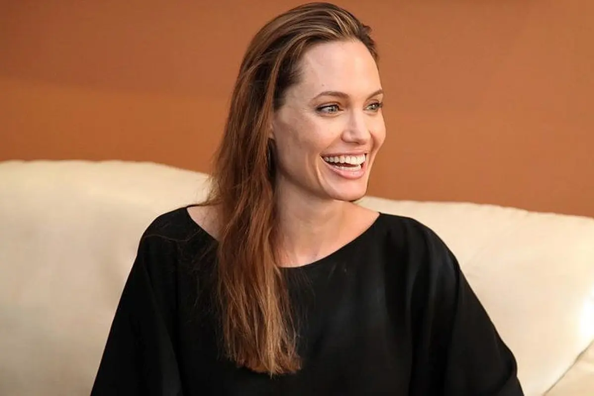 [Bintang] Angelina Jolie