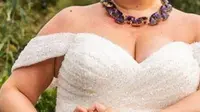 This Woman Marries Herself After Saving Money for 20 Years