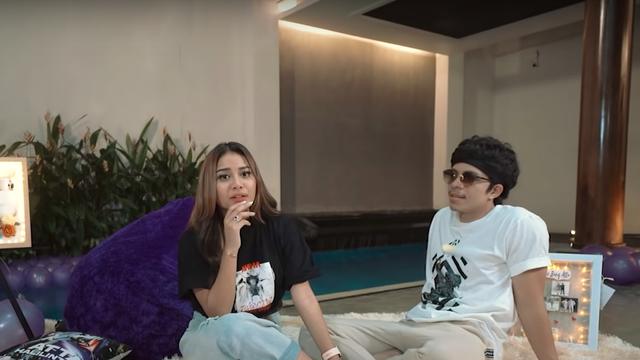 Atta Halilintar dan Aurel Hermansyah. (Foto: YouTube Aurelie Hermansyah)
