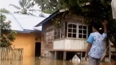 Banjir yang melanda provinsi Jambi terus meluas, hingga pasukan akhir zaman berunjuk rasa di depan Konsulat Jendral Malaysia.
