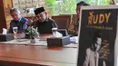 BJ Habibie saat menjadi narasumber bersama di acara dialog yang bertajuk “Mengawal perwujudan amanat UUD 1945, mencerdaskan kehidupan bangsa”, Jakarta, Minggu (24/5/2015). (Liputan6.com/Herman Zakharia)