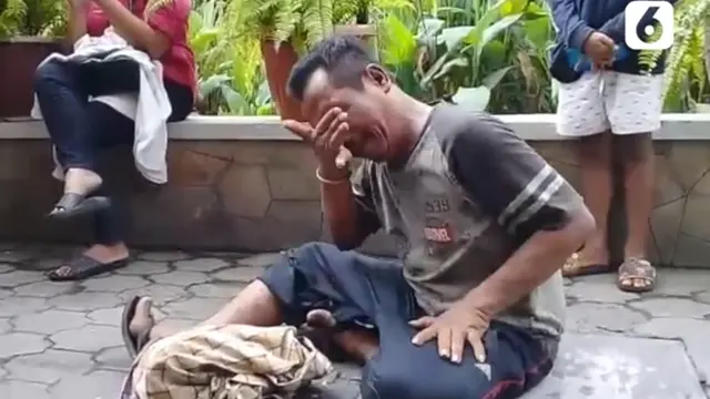 Penggemar Didi Kempot Menangis (Vidio.com/ Liputan6.com)