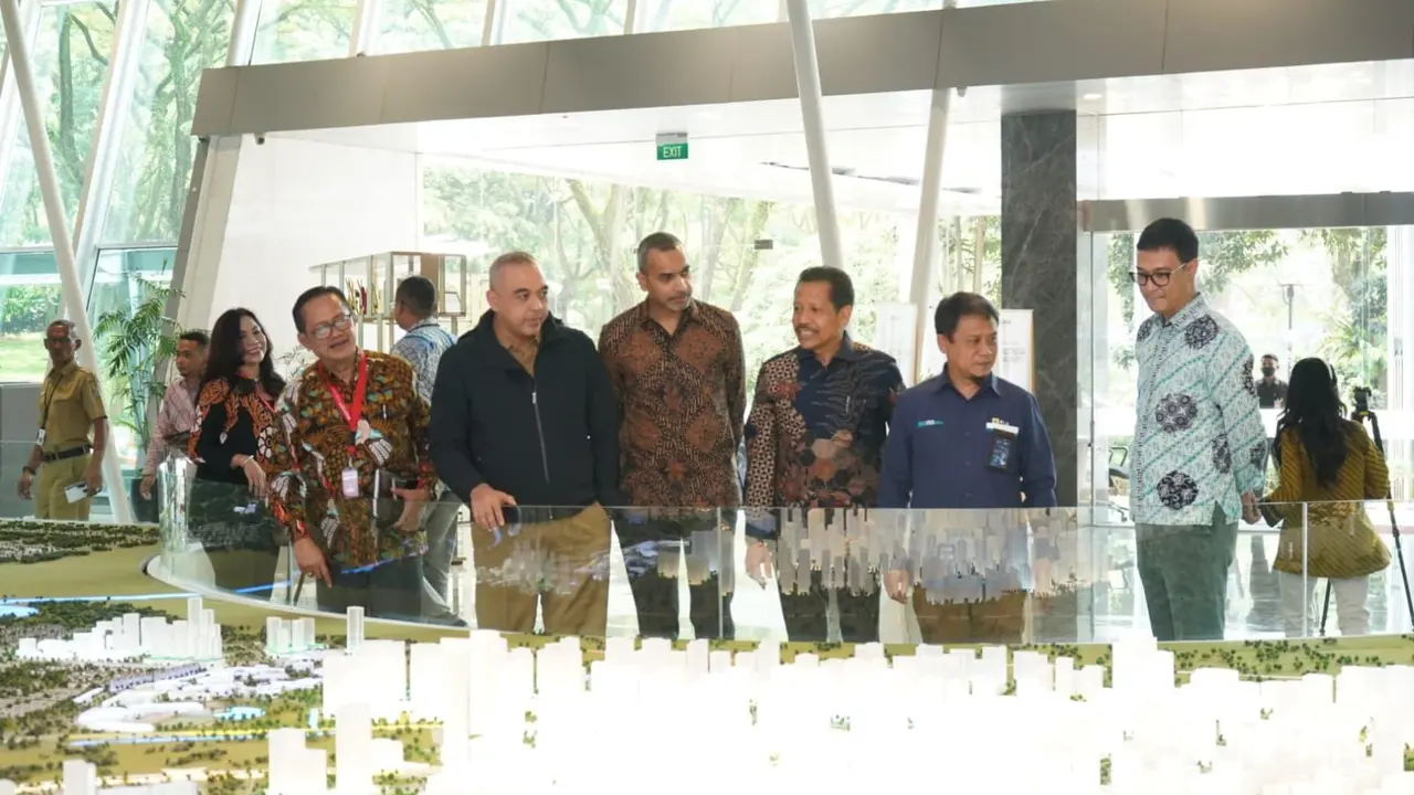 Sinar Mas Land dan PT PLN (Persero) menandatangani penggunaan Energi Baru Terbarukan (EBT) melalui penggunaan sertifikat EBT atau Renewable Energy Certificate (REC). (Dok Sinar Mas)