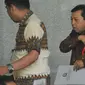 Ketua DPR Setya Novanto bersiap menjalani pemeriksaan di KPK, Jakarta, Jumat (14/7). Setya Novanto diperiksa sebagai saksi dalam kasus dugaan korupsi proyek pengadaan e-KTP  dengan tersangka Andi Agustinus alias Andi Narogong. (Liputan6.com/Helmi Afandi)