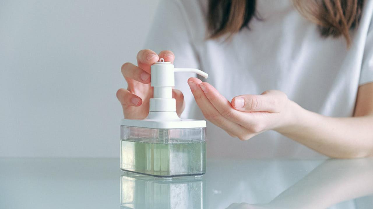 Benarkah Hand Sanitizer Tak Mampu Bunuh Semua Jenis Kuman?