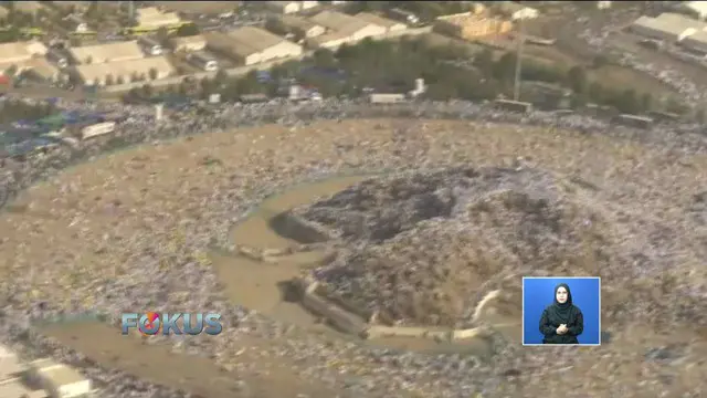 Kurang lebih 2 juta jemaah dari seluruh dunia melaksanakan ibadah wukuf di Padang Arafah.