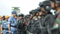 Gelar Pasukan TNI dilakukan oleh tiga matra yakni TNI AD, TNI AL, dan TNI AU menyambut penyelenggaraan KTT G20 di Bali. (foto: Tim Komunikasi dan Media G20)